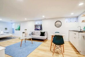 テレビ、書斎 / ワークスペース