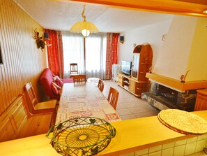 Televisión, chimenea