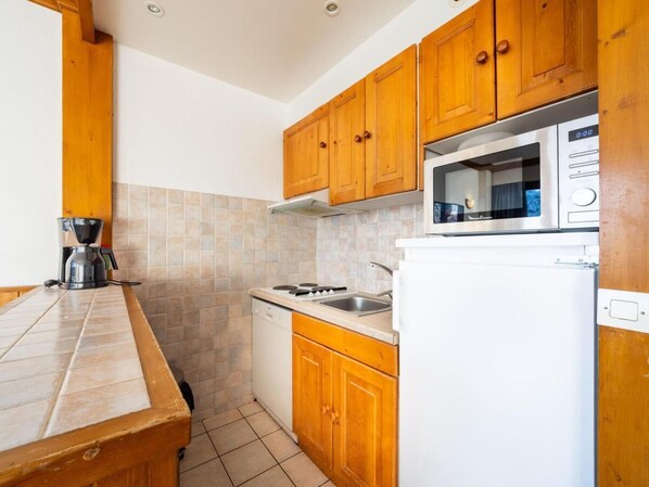 Kühlschrank, Mikrowelle, Geschirrspüler