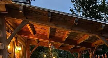 Quintessential Trappers Cabin