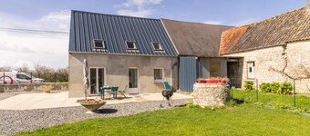 Semi-detached house near Utah Beach, enclosed garden, internet