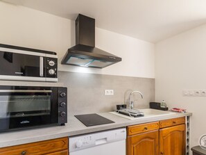 Fridge, microwave, dishwasher