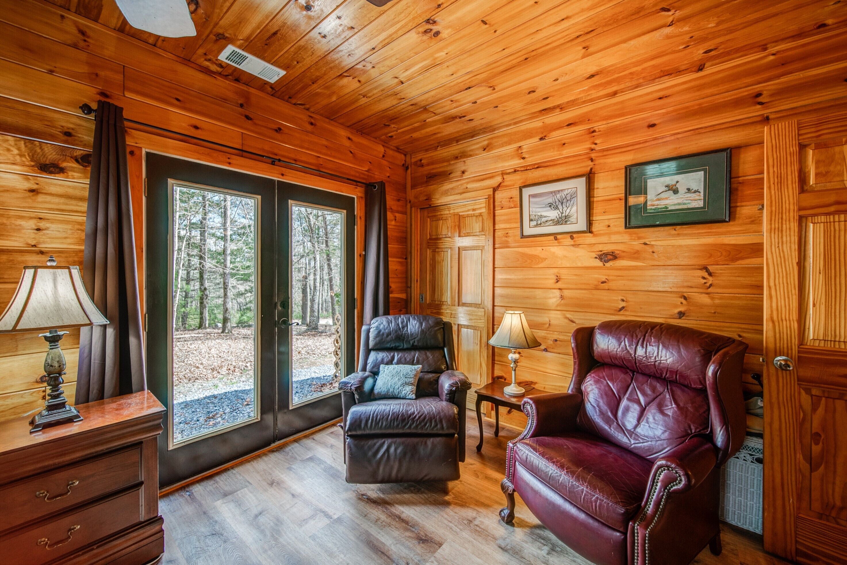 Blueridge Retreat | Private 4 BDR Cabin Sleeps 10!