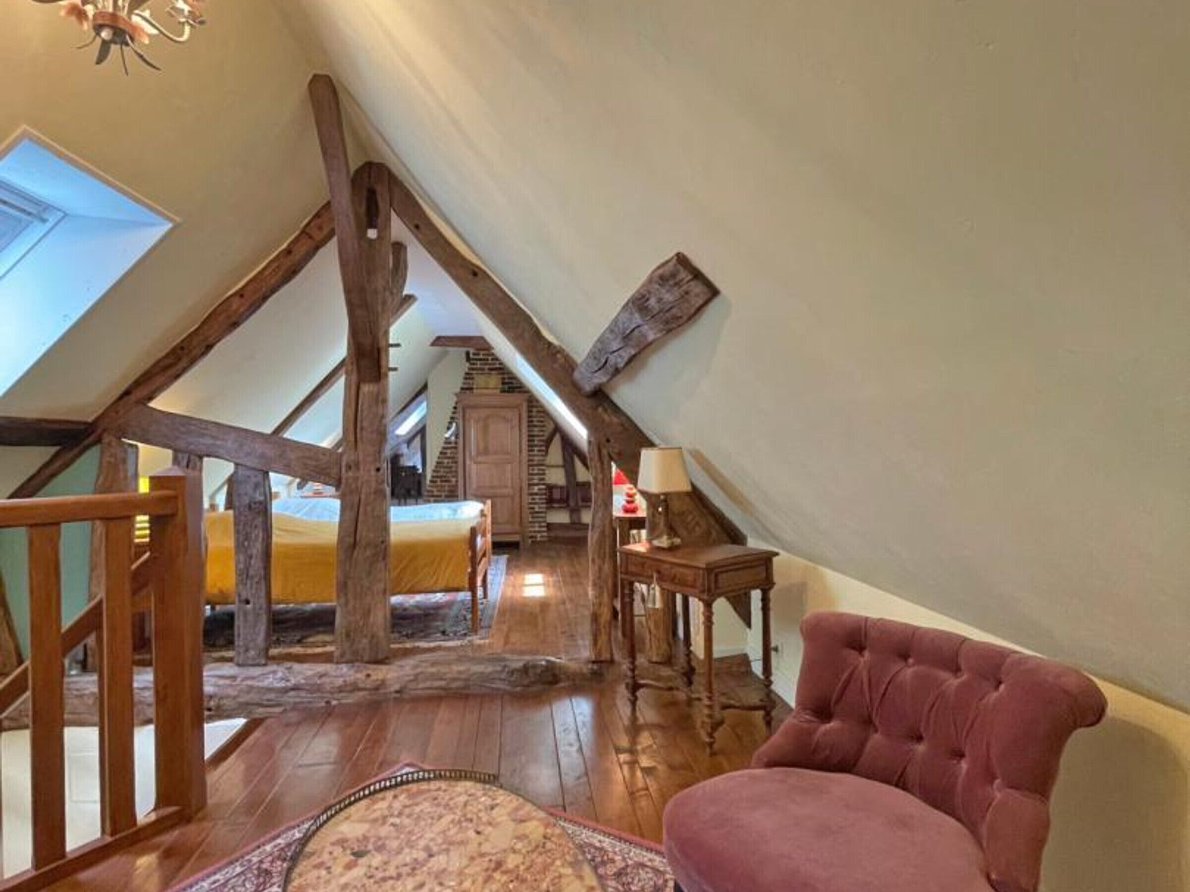 2 Schlafzimmer, Schreibtisch