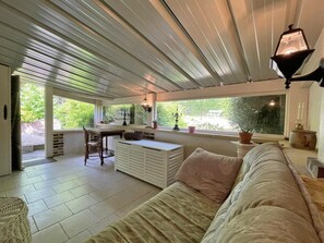 Télévision, cheminée