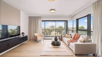 Televisión, oficina