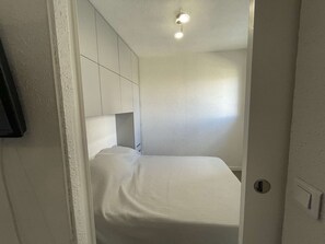 1 bedroom, wheelchair access