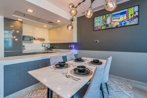 Dining - Luxurious Apartment With Very Top Burj View (Dubai)