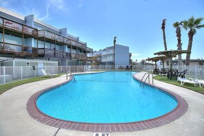 Pool - Sip your beverage on the deck watching ships pass by (Port Aransas)