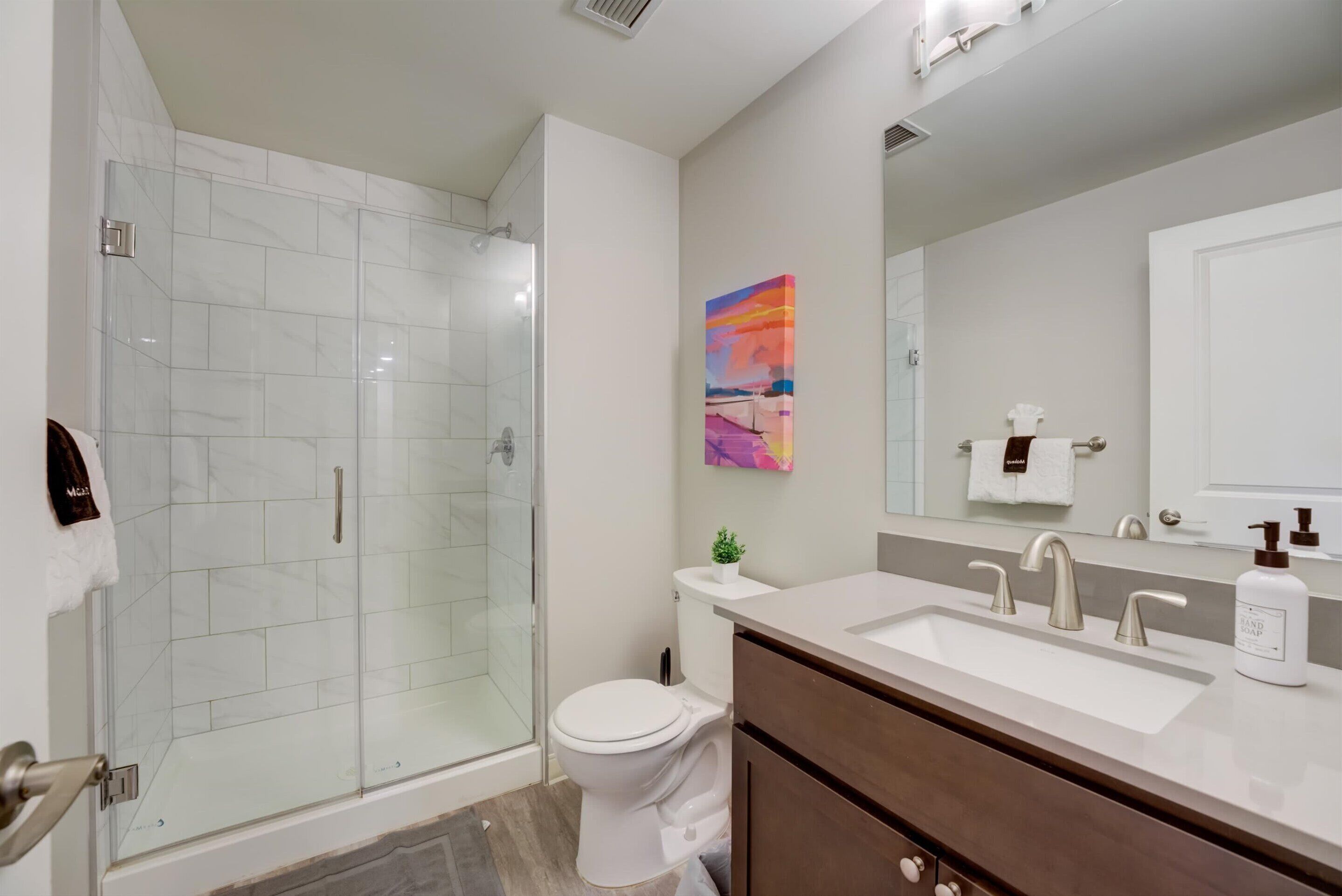 Frontdesk | Beautiful 1BR Apt by Progressive Field