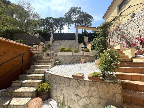 Charming Detached House with Pool in Begur