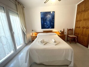 3 bedrooms, free WiFi, bed sheets