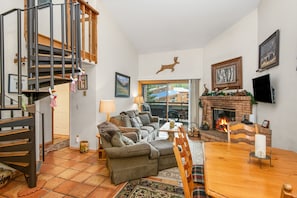 Condo, 2 Bedrooms | Living area | Smart TV