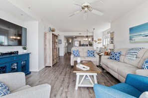 Condo, 4 Bedrooms | Living area