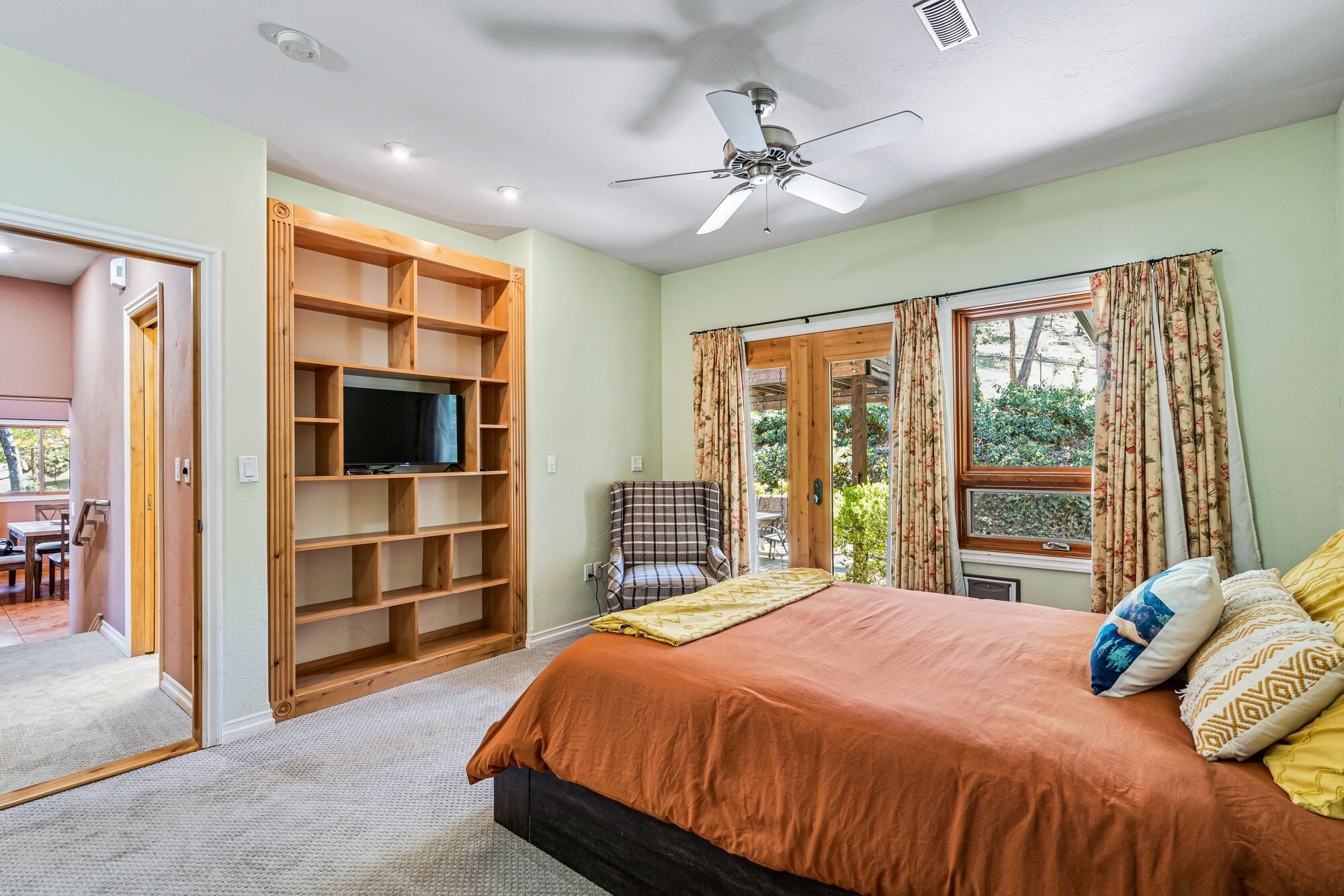 Deer Ridge - Home In Woods W/ Ping Pong Table 2 Bedroom Home by Redawning