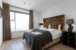 3 habitaciones, tabla de planchar con plancha, wifi y ropa de cama 