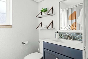 تجهيزات دش، مجففات شعر، مناشف