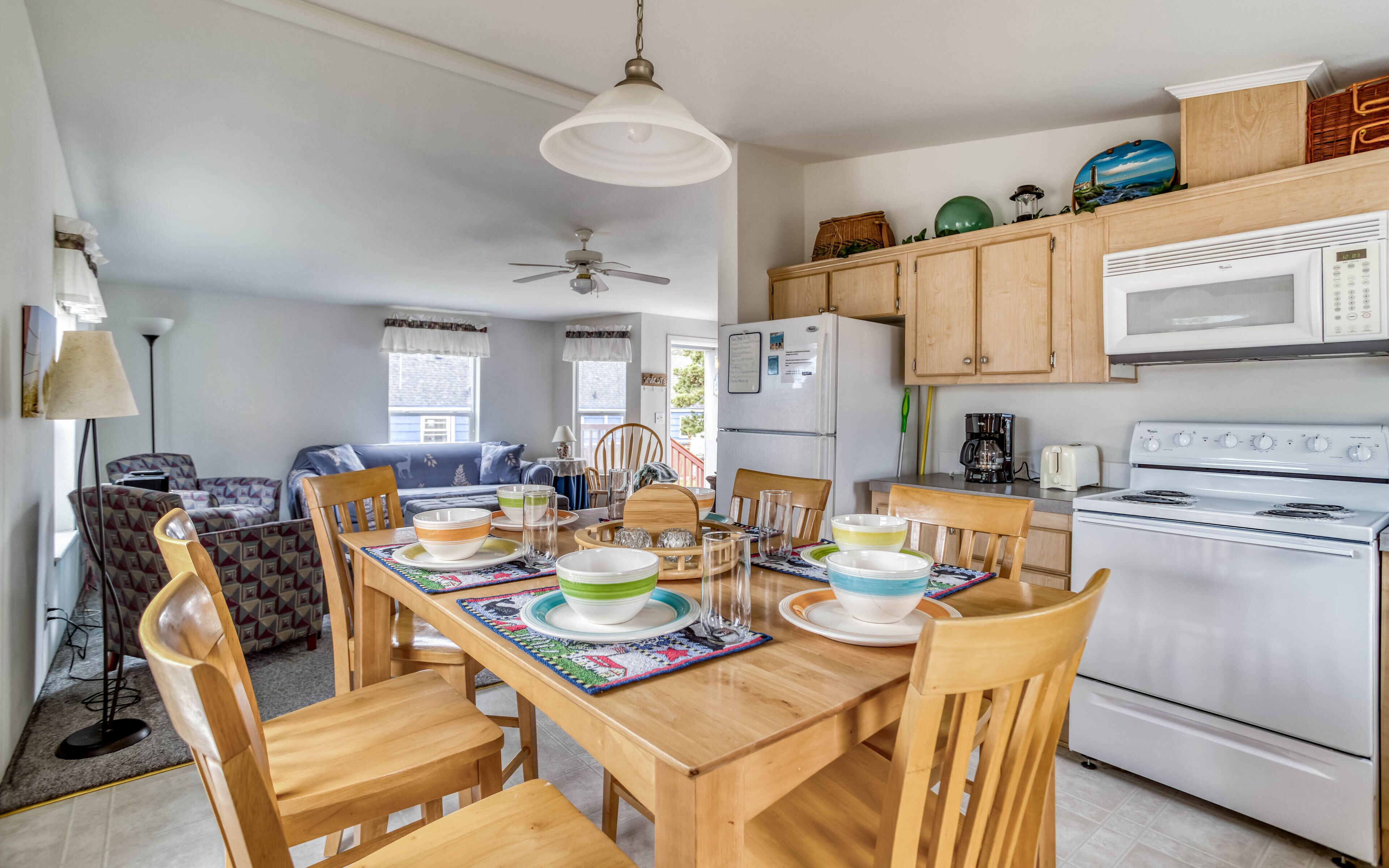 Cozy Pacific City Home with Spacious Living Room is Near Restaurants and Beach!