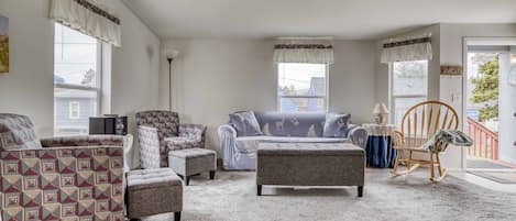 Smart TV, DVD player, video library, stereo