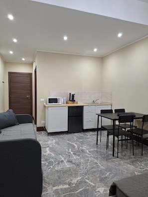 2 bedrooms, premium bedding, down duvets, memory-foam beds