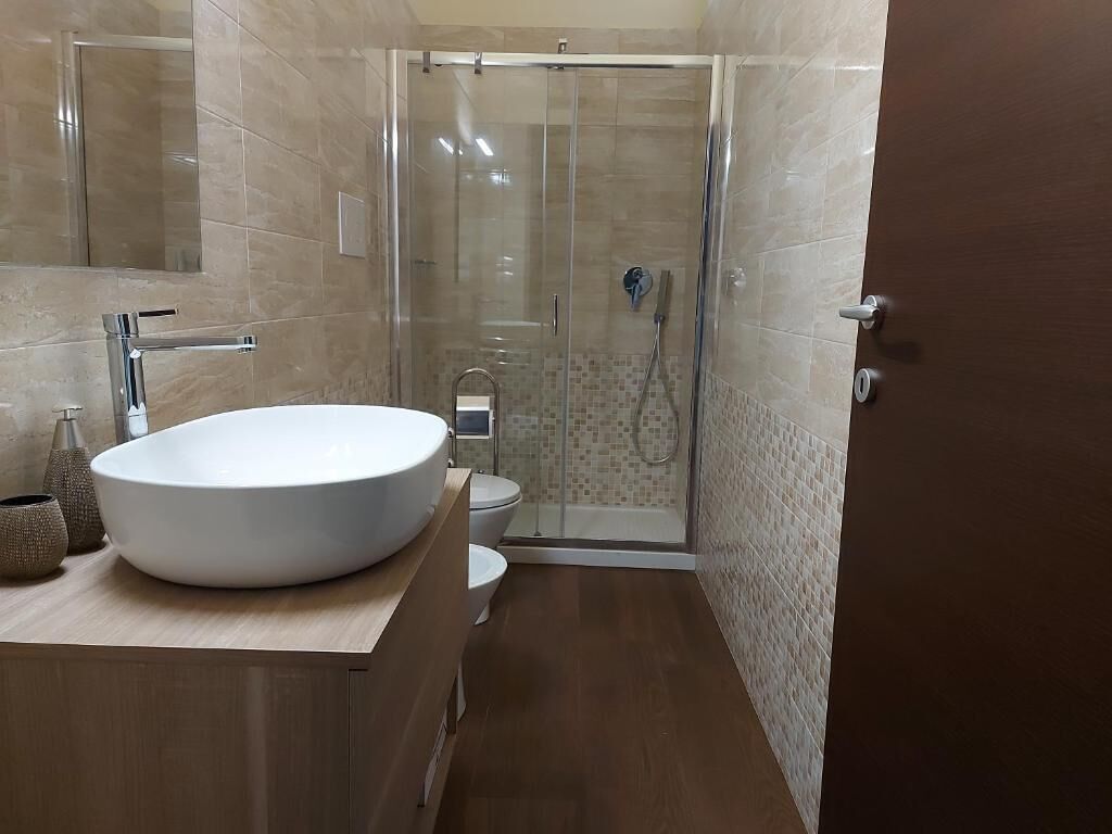 Dreibettzimmer, Stadtblick | Badezimmer