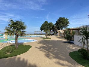 Pool - Mobile Home Near North Beach, 2BR, Terrace, TV, Ideal for 4 (Fouras)