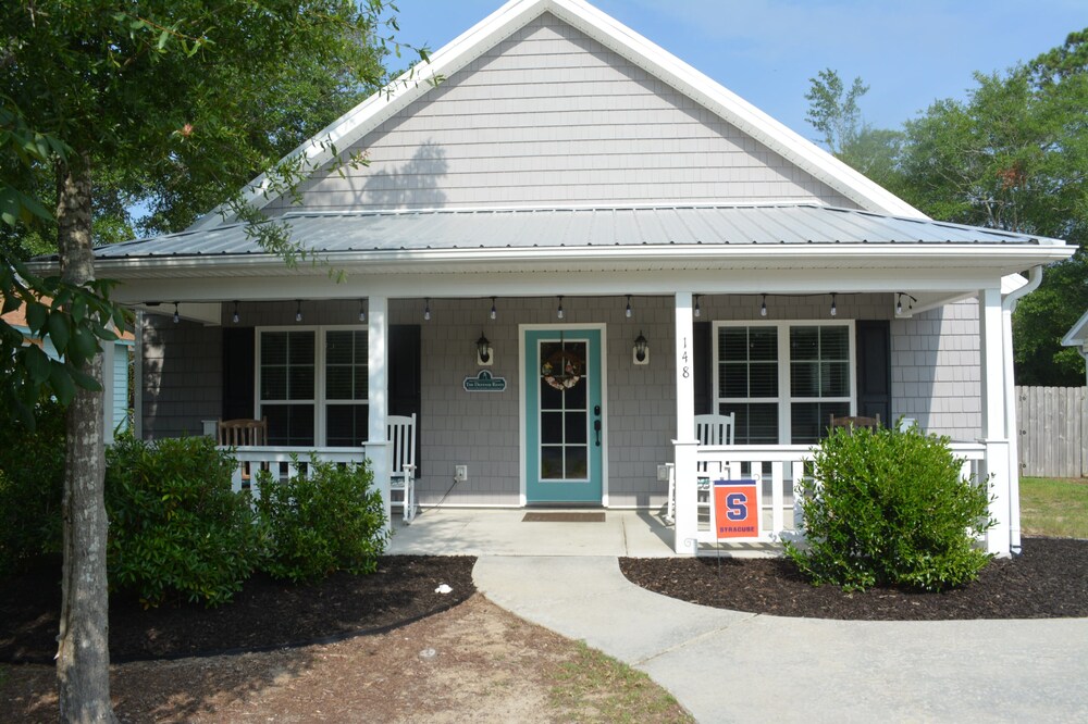 Beautiful house just minutes from the beach!