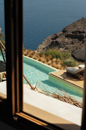 Junior Suite with Hot Tub and Caldera View