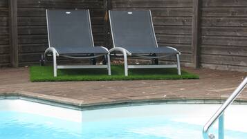 Seasonal outdoor pool