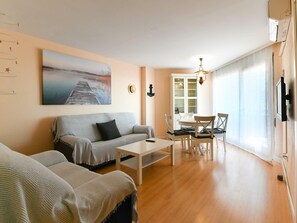 TV - AT066 Boabi: Apartamento con A/A, wifi y parking frente de la playa (Torredembarra)