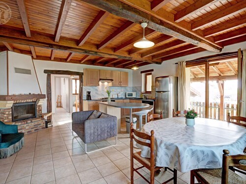 Cozy cottage with fireplace, close to nature