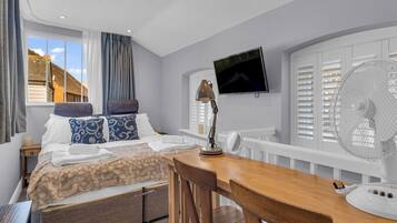 1 bedroom, desk, iron/ironing board, free WiFi