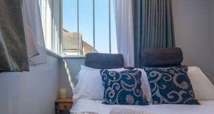 Cute and cosy home in the centre of Canterbury. - Pass the Keys