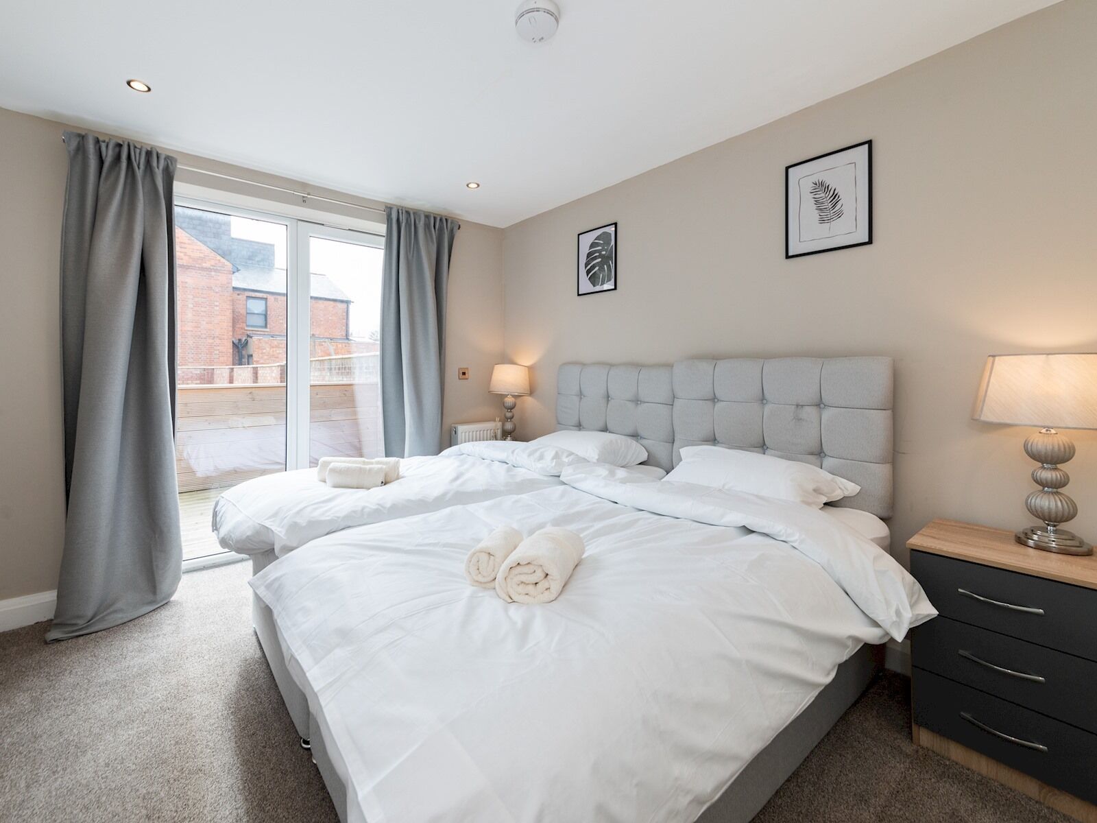 2 sovrum, strykjärn/strykbräda och sängkläder