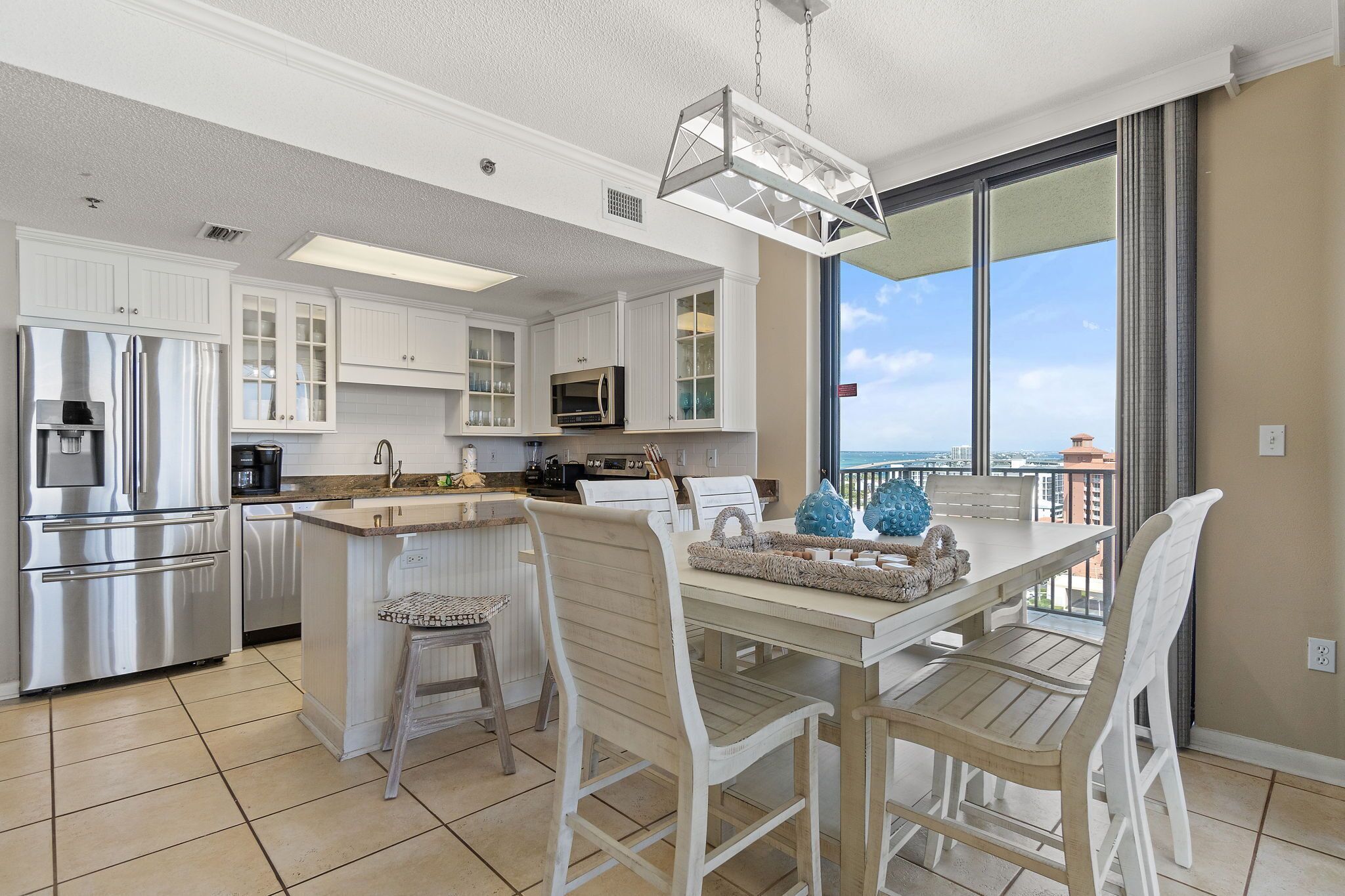 Phoenix 8 1406 - Corner Unit!