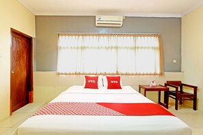 1 bedroom, bed sheets