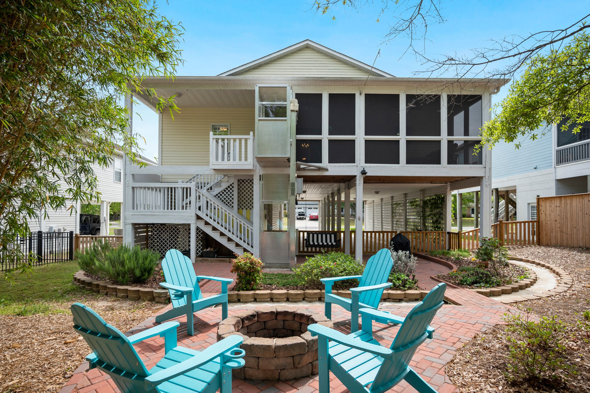 Get Ready to Womble: Beautiful Dog-friendly Home with Fenced Yard