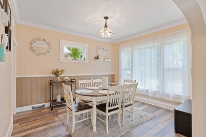 Cozy 3BR Spokane home near downtown—Wi‑Fi, BBQ, Off street parking, Sleeps 8