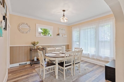 Cozy 3BR Spokane home near downtown—Wi‑Fi, BBQ, Off street parking, Sleeps 8