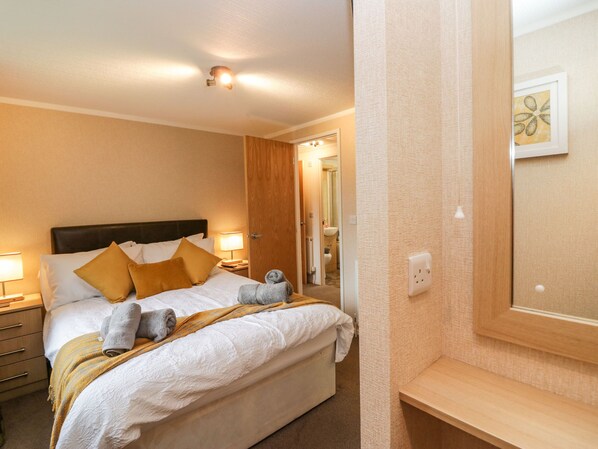 3 bedrooms, individually decorated, individually furnished, free WiFi