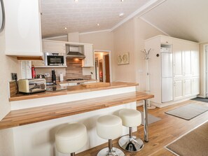 Fridge, dishwasher, electric kettle, toaster