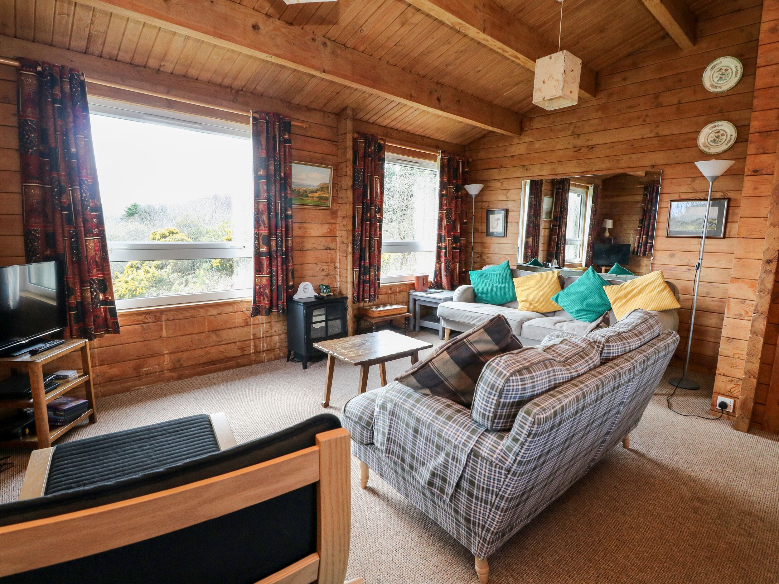 STRATHCONON, pet friendly, with a garden in Kilchoan