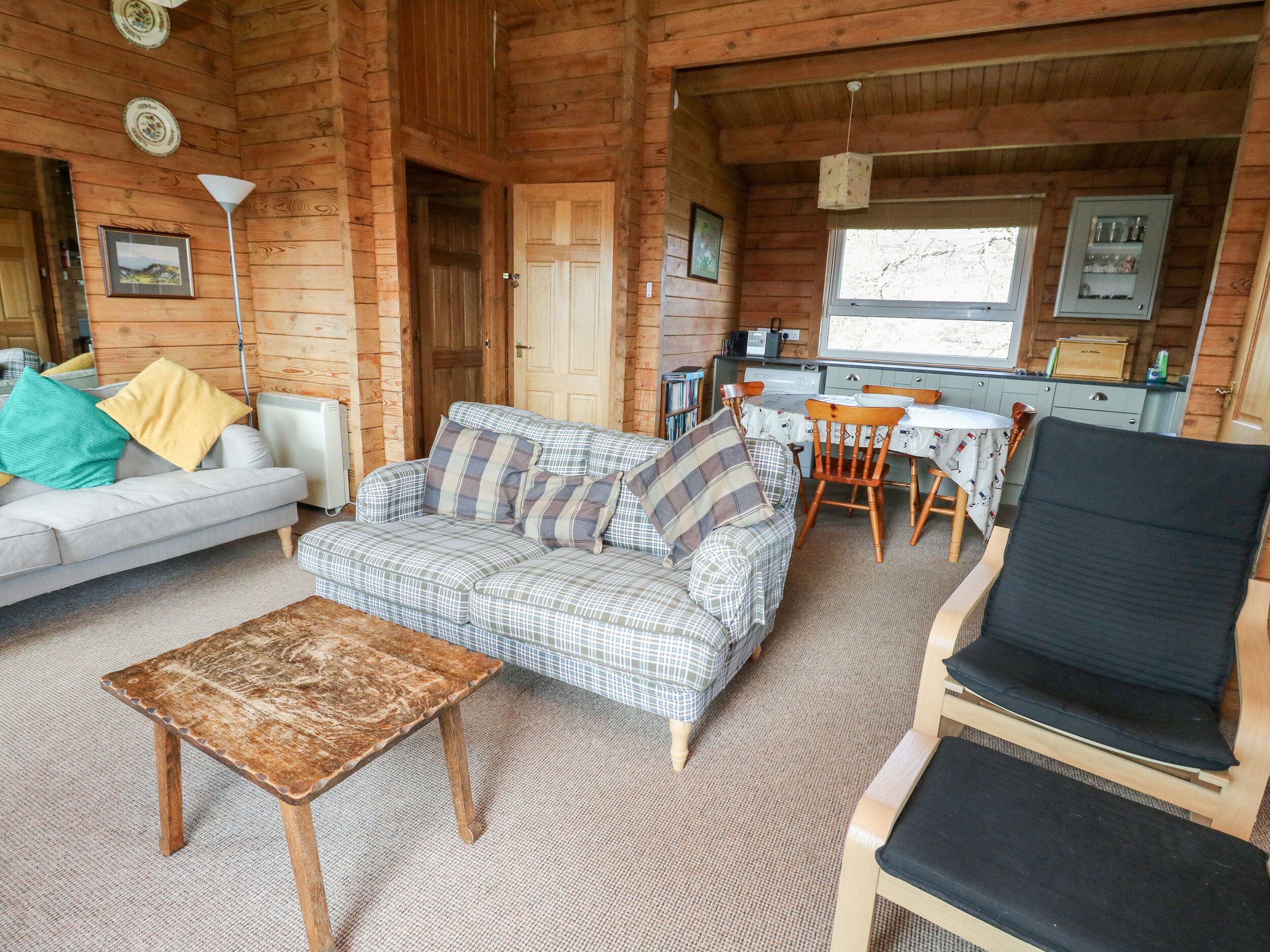 STRATHCONON, pet friendly, with a garden in Kilchoan