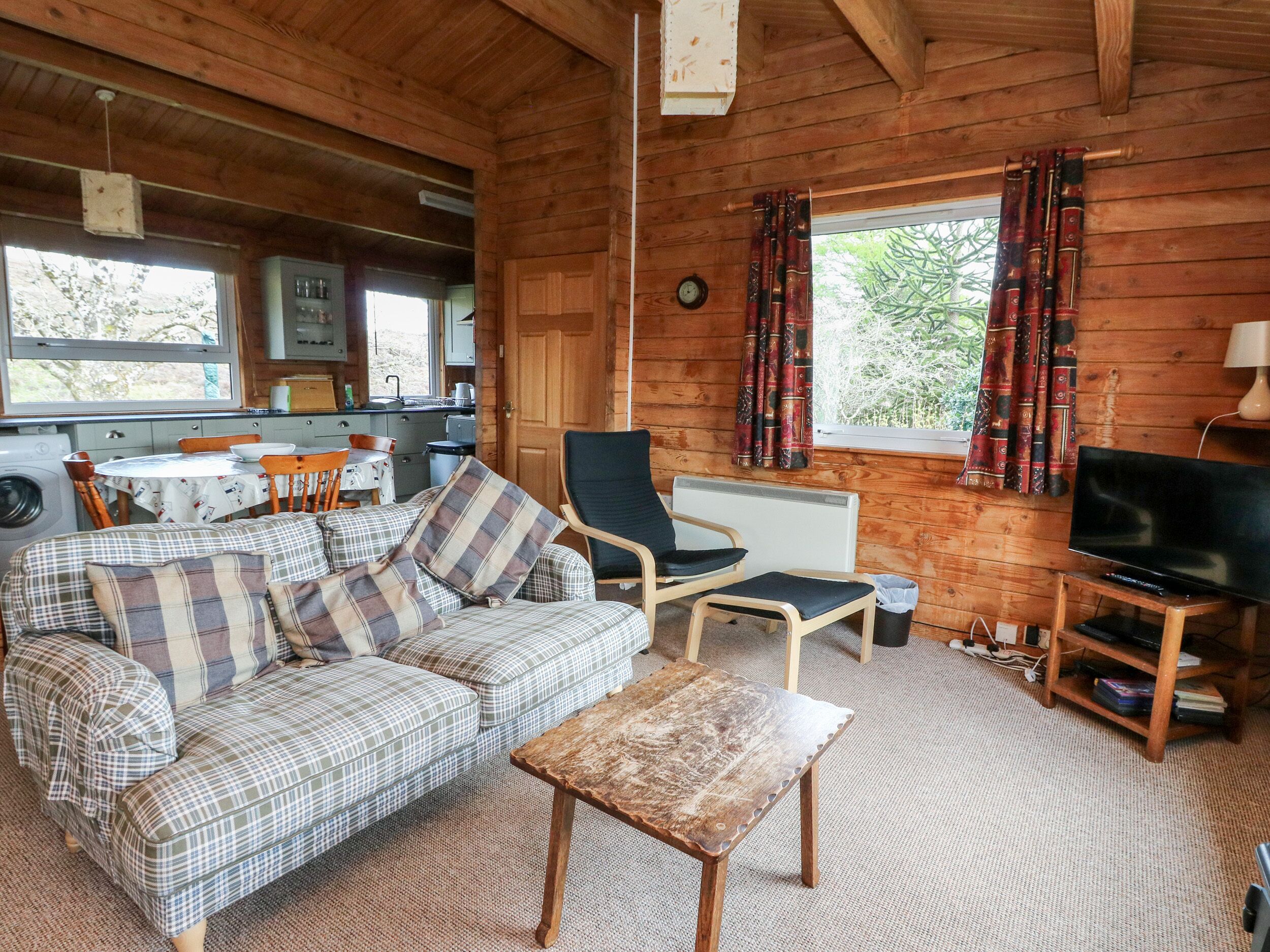 STRATHCONON, pet friendly, with a garden in Kilchoan