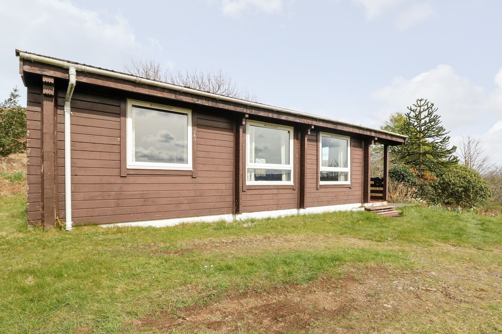 STRATHCONON, pet friendly, with a garden in Kilchoan