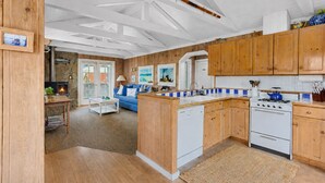 Interior - Fisherman's Cottage~Bodega Bay~Walk to Beach~Surf~Sand~Summer Coastal Escape! (Bodega Bay)