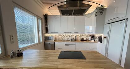 Stunning 5BR Home with Jacuzzi and Finnish Sauna