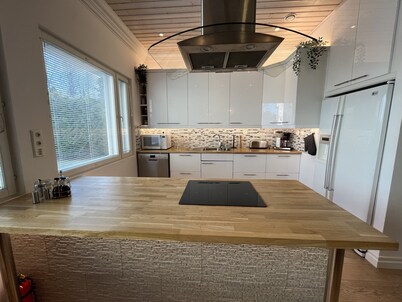 Stunning 5BR Home with Jacuzzi and Finnish Sauna