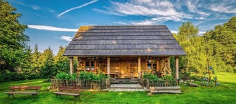 Large, atmospheric cottage in the countryside