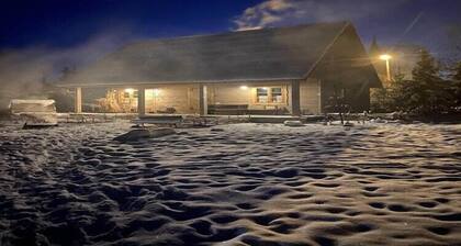 Large, atmospheric cottage in the countryside